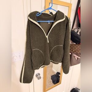 Womens old navy Sherpa pullover size large NWT